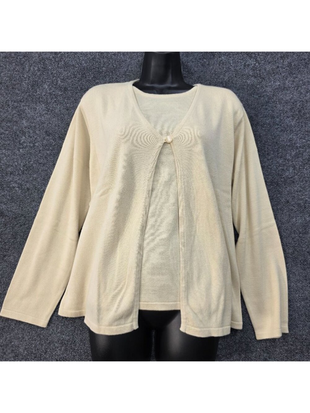 First Issue Liz Claiborne Attached Tank Cardigan Sweater Size XL Cream Old Money